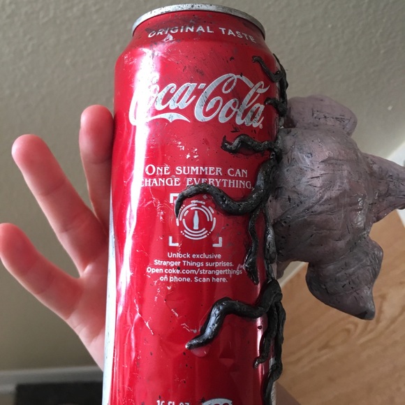 Stranger things Demogorgon collectiable coke can - Picture 6 of 16